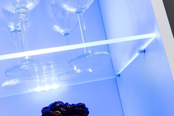 Présentoir sur pied Alessandria, Wotan/Wotan LED Lighting Blue – Image 5