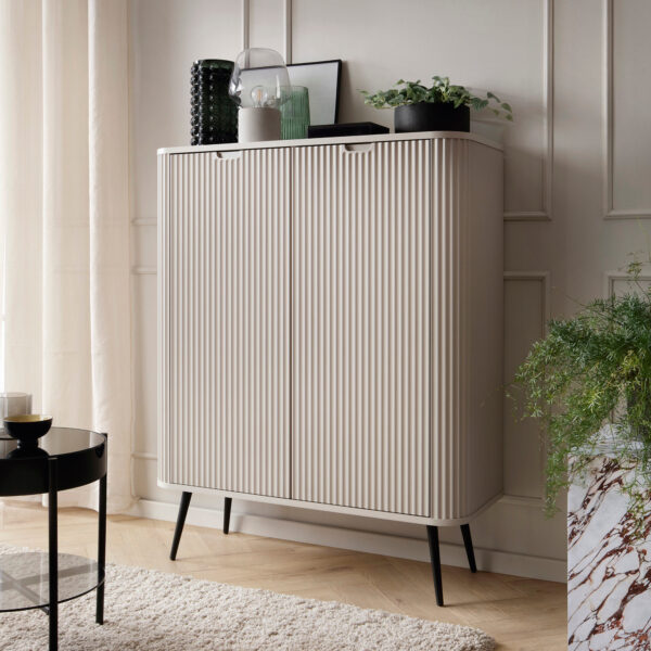 Commode MORDEN K103 – Cachemire – Façades rainurées – Largeur 103 cm, Hauteur 129 cm, Profondeur 39 cm – Image 2