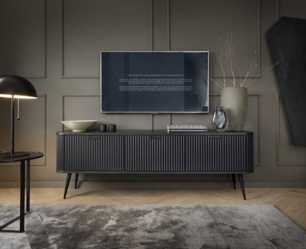 Meuble TV MORDEN – Noir – Façades rainurées – Largeur 168 cm, Hauteur 56 cm, Profondeur 39 cm – Image 6