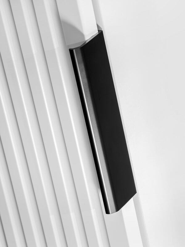 Armoire haute suspendue de salle de bain ADEN - blanche - façades rainurées - 35 x 140 x 25 cm – Image 7