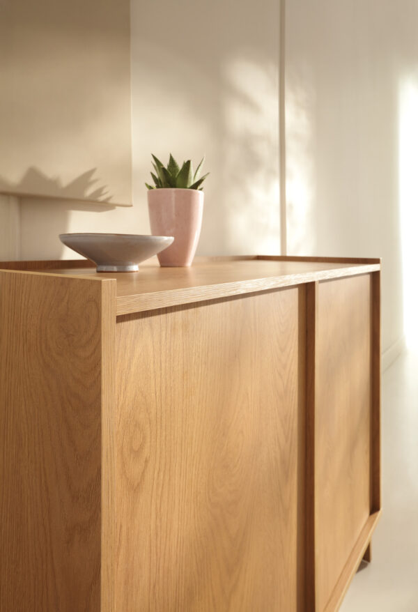 Commode Yarker – chêne caramel – 2 portes – 98 x 82 x 39 cm – Image 6