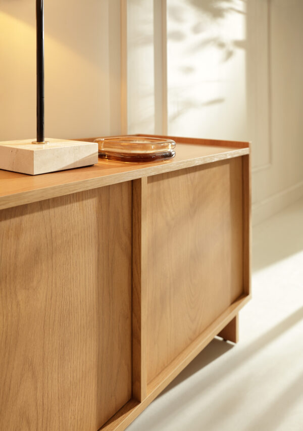 Meuble TV Yarker – chêne caramel – 3 portes – 147 x 55 x 39 cm – Image 8